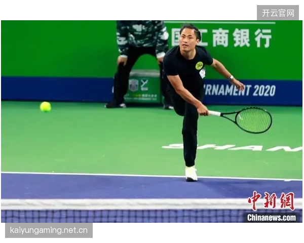 网球选手用“角度致胜”打法打崩对手节奏